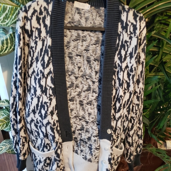 Statement Printed Black and White cardigan - Picture 2 of 2